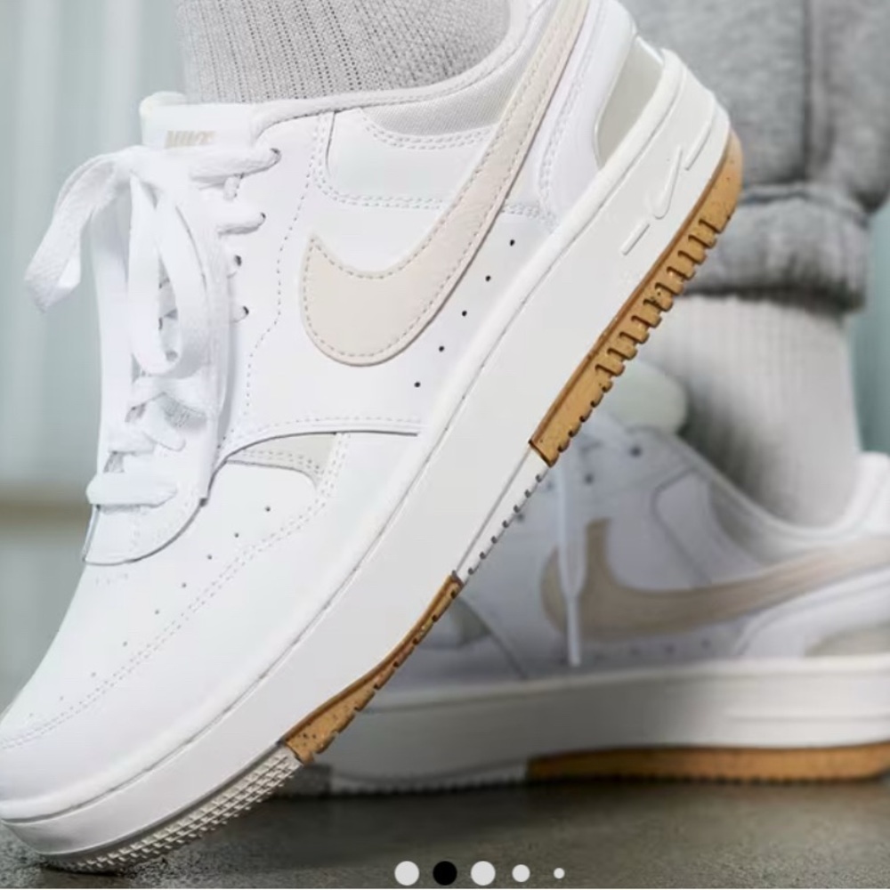 Nike Gamma Force Women’s Sz 8